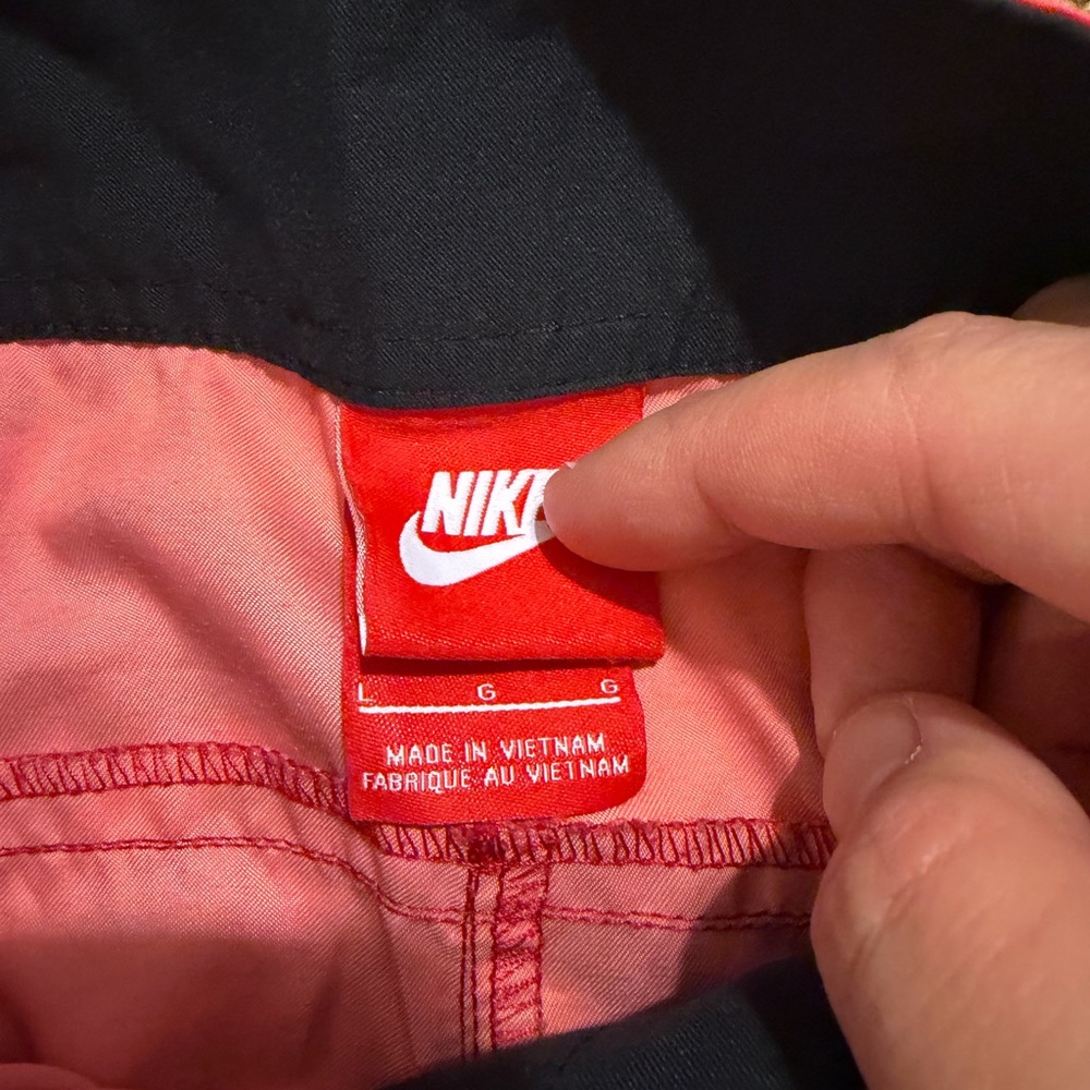 Nike Swim Trunks Board Shorts Waterproof (Youth Size Large) - Picture 4 of 5